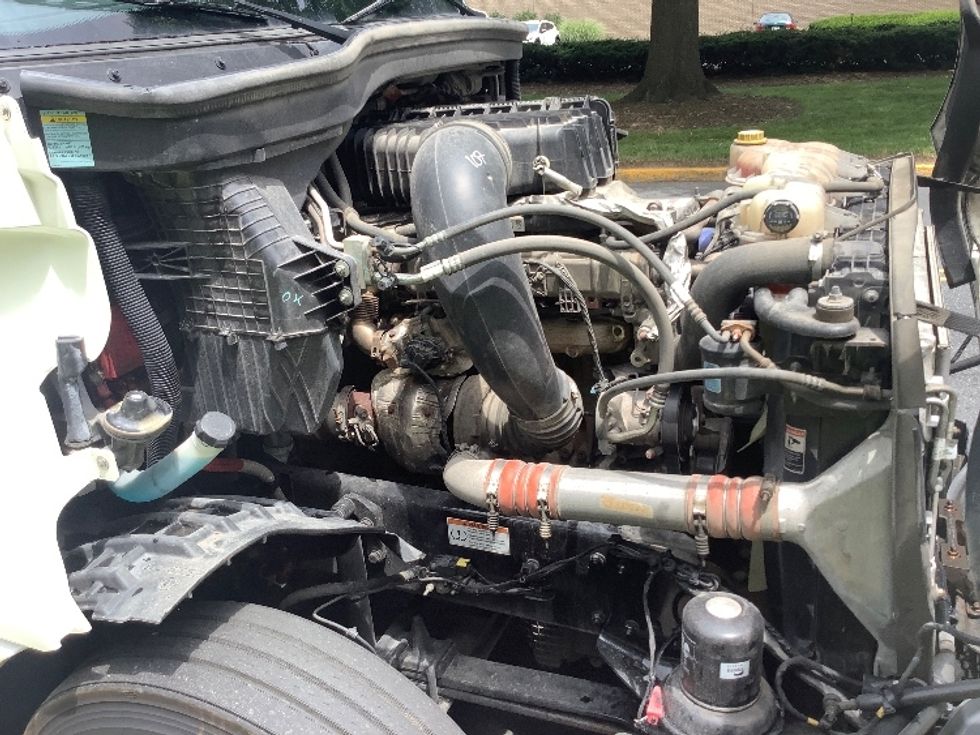 Sleeper Tractor-Heavy Duty Tractors-Freightliner-2022-T12664ST-Pottsville-PA-692,509\n\t\tmiles-$ 56,500 - Image 20