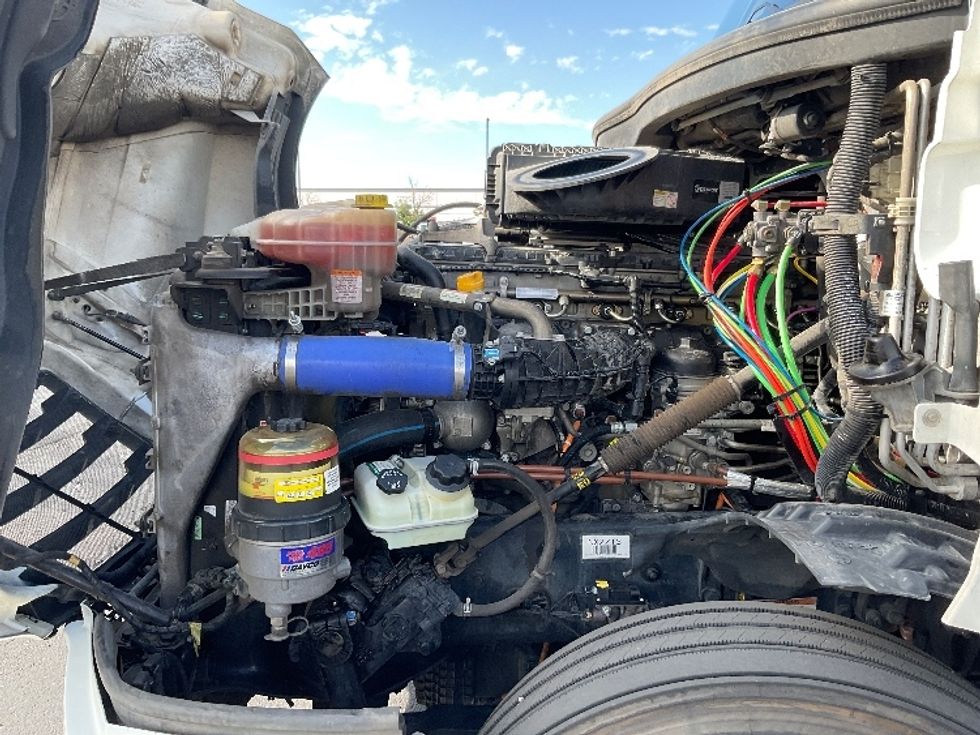 Sleeper Tractor-Heavy Duty Tractors-Freightliner-2022-T12664ST-Prescott Valley-AZ-414,884\n\t\tmiles-$ 85,250 - Image 21