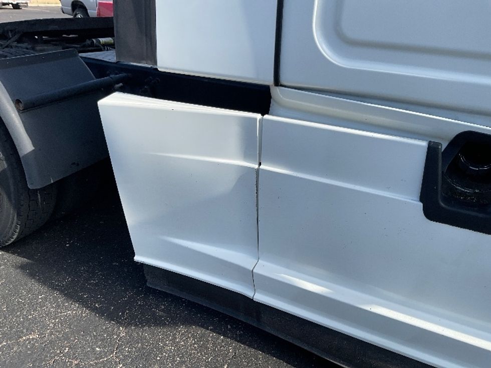 Sleeper Tractor-Heavy Duty Tractors-Freightliner-2022-T12664ST-Prescott Valley-AZ-414,884\n\t\tmiles-$ 85,250 - Image 23