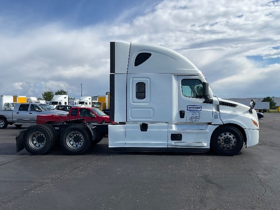 Sleeper Tractor-Heavy Duty Tractors-Freightliner-2022-T12664ST-Prescott Valley-AZ-414,884\n\t\tmiles-$ 85,250 - Image 8