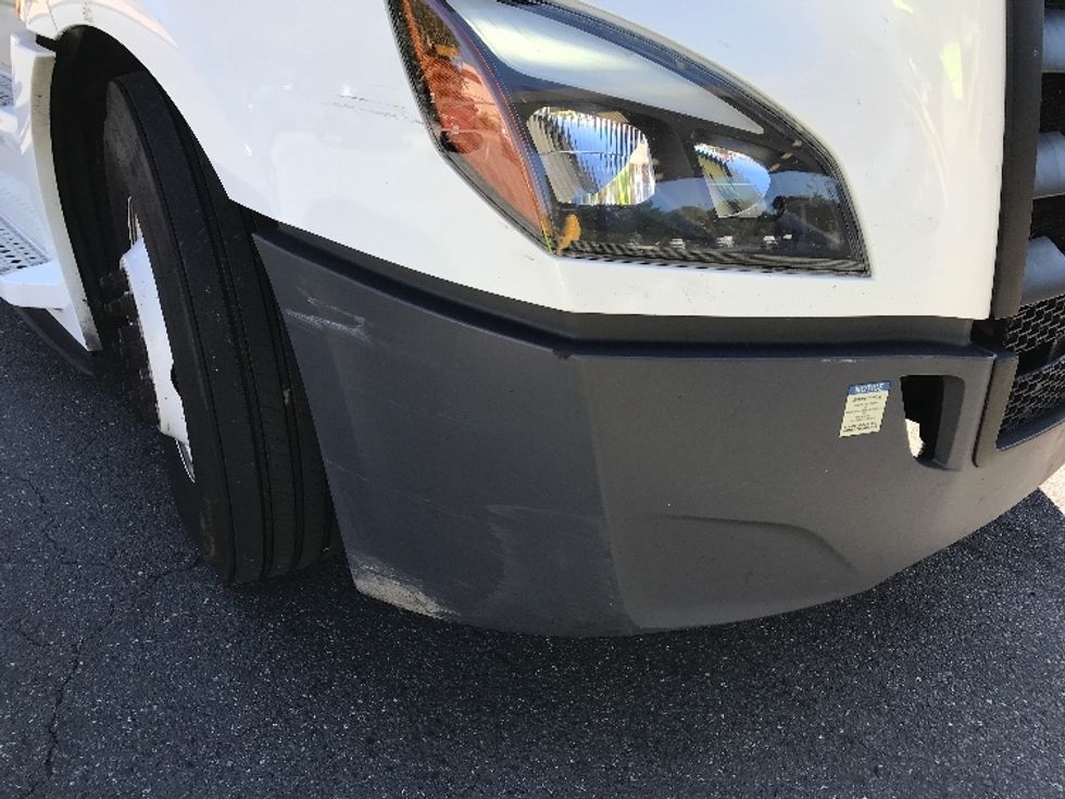 Sleeper Tractor-Heavy Duty Tractors-Freightliner-2022-T12664ST-Prince George-VA-489,775\n\t\tmiles-$ 71,750 - Image 22