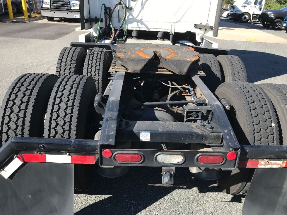 Sleeper Tractor-Heavy Duty Tractors-Freightliner-2022-T12664ST-Prince George-VA-489,775\n\t\tmiles-$ 71,750 - Image 6