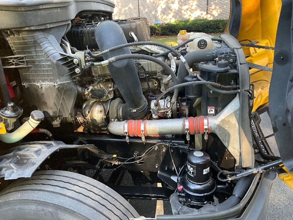 Sleeper Tractor-Heavy Duty Tractors-Freightliner-2022-T12664ST-Reading-PA-408,845\n\t\tmiles-$ 73,000 - Image 20