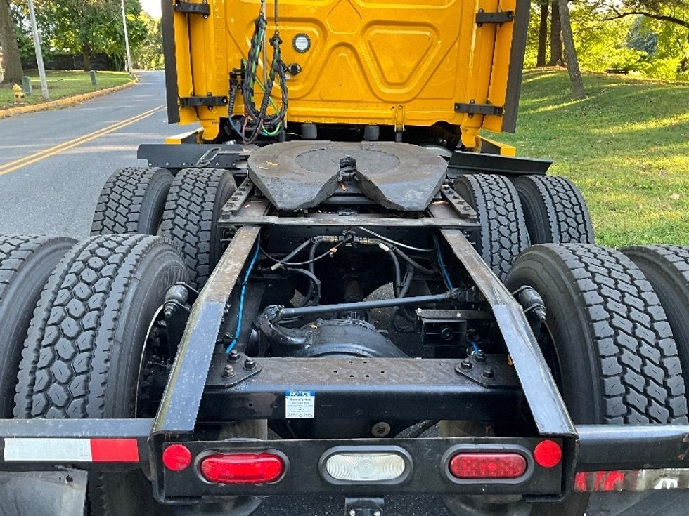 Sleeper Tractor-Heavy Duty Tractors-Freightliner-2022-T12664ST-Reading-PA-408,845\n\t\tmiles-$ 73,000 - Image 6