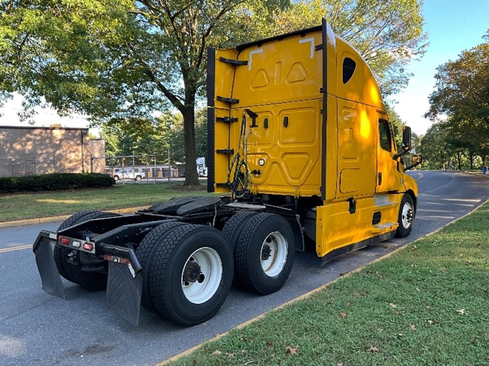 Sleeper Tractor-Heavy Duty Tractors-Freightliner-2022-T12664ST-Reading-PA-408,845\n\t\tmiles-$ 73,000 - Image 7