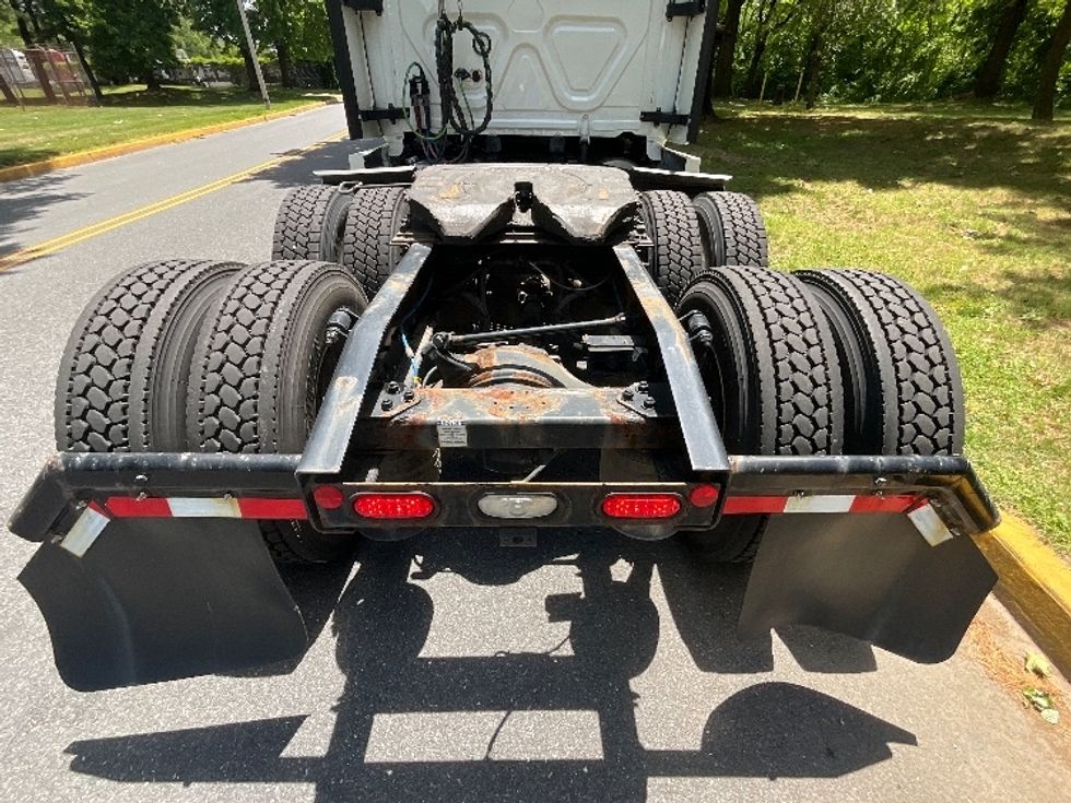 Sleeper Tractor-Heavy Duty Tractors-Freightliner-2022-T12664ST-Reading-PA-511,863\n\t\tmiles-$ 71,000 - Image 6