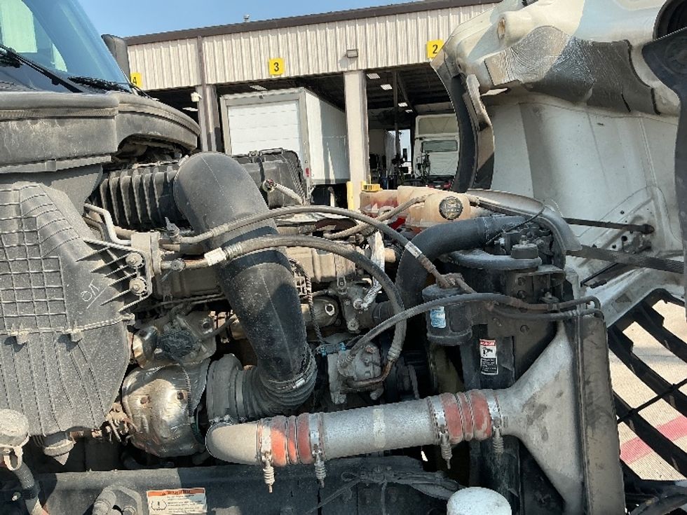 Sleeper Tractor-Heavy Duty Tractors-Freightliner-2022-T12664ST-Reading-PA-559,216\n\t\tmiles-$ 63,000 - Image 20