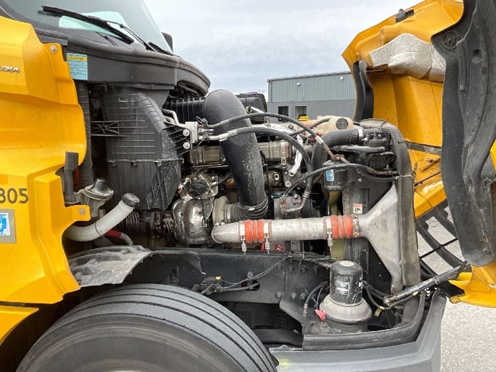 Sleeper Tractor-Heavy Duty Tractors-Freightliner-2022-T12664ST-Reading-PA-596,669\n\t\tmiles-$ 50,000 - Image 20
