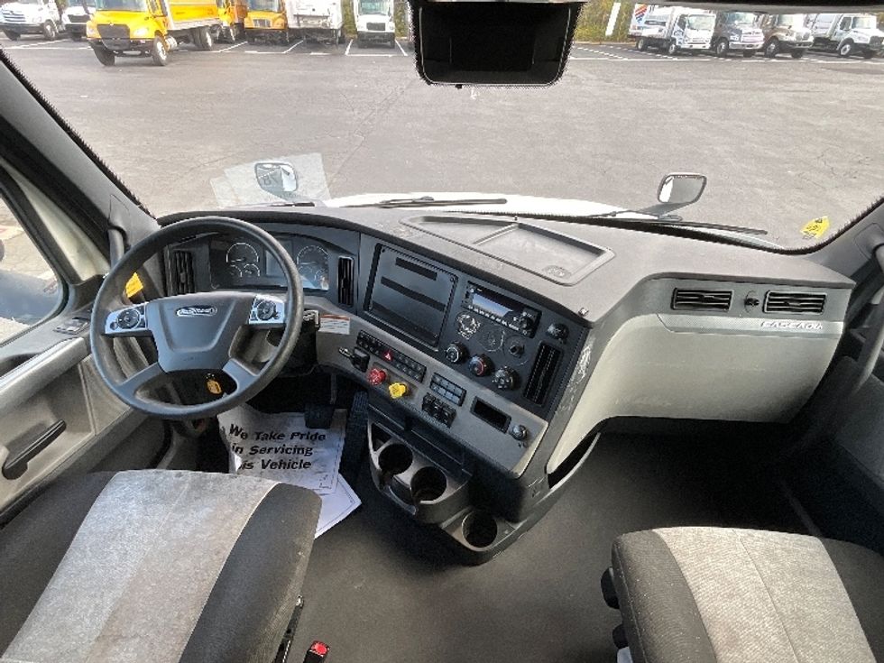 Sleeper Tractor-Heavy Duty Tractors-Freightliner-2022-T12664ST-Reading-PA-621,038\n\t\tmiles-$ 56,250 - Image 12