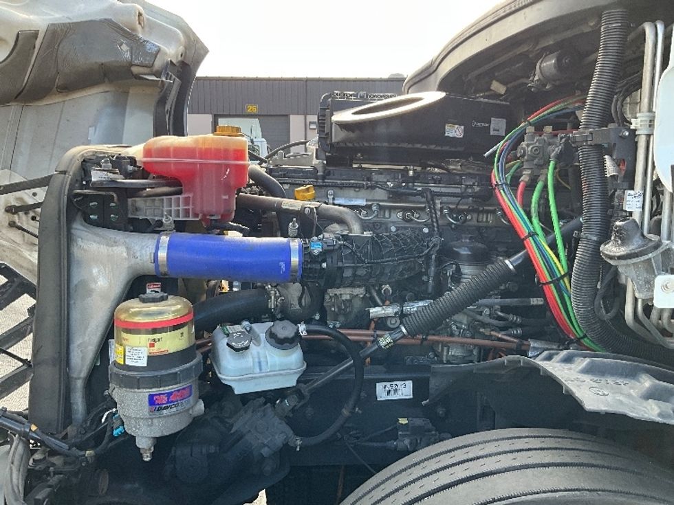 Sleeper Tractor-Heavy Duty Tractors-Freightliner-2022-T12664ST-Reading-PA-621,038\n\t\tmiles-$ 56,250 - Image 20