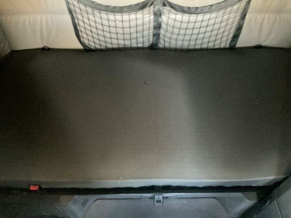 Sleeper Tractor-Heavy Duty Tractors-Freightliner-2022-T12664ST-Richland-MS-438,806\n\t\tmiles-$ 82,000 - Image 17