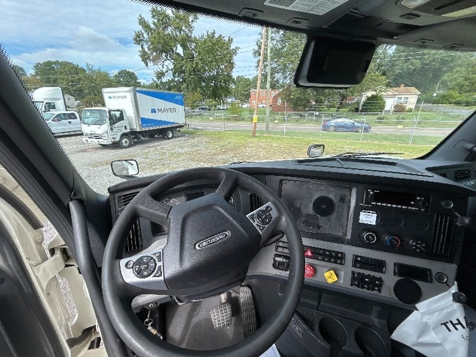 Sleeper Tractor-Heavy Duty Tractors-Freightliner-2022-T12664ST-Richmond-VA-474,982\n\t\tmiles-$ 73,250 - Image 11