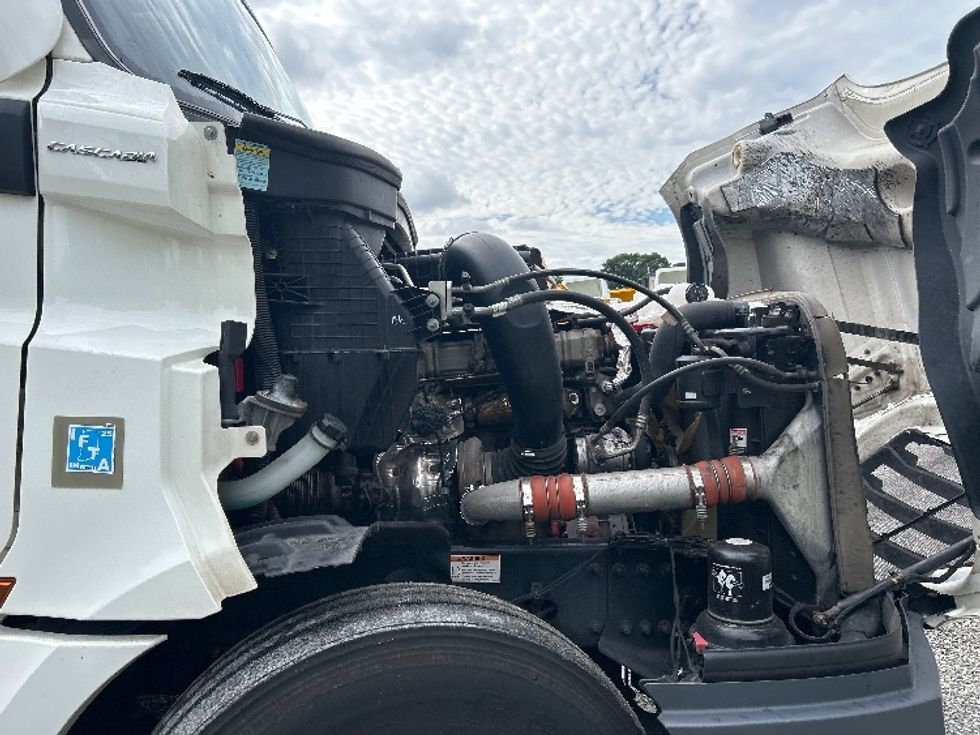 Sleeper Tractor-Heavy Duty Tractors-Freightliner-2022-T12664ST-Richmond-VA-474,982\n\t\tmiles-$ 73,250 - Image 20