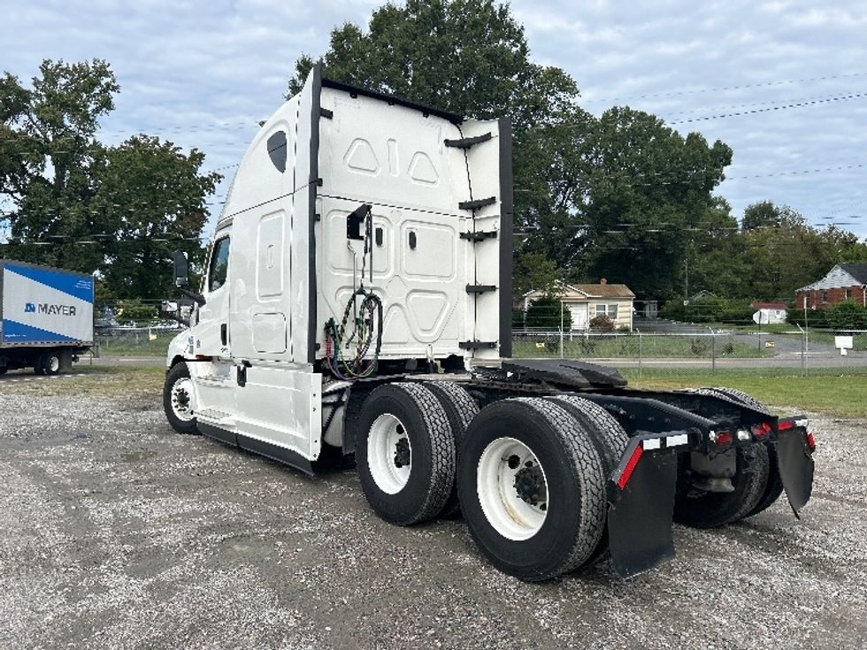 Sleeper Tractor-Heavy Duty Tractors-Freightliner-2022-T12664ST-Richmond-VA-474,982\n\t\tmiles-$ 73,250 - Image 5
