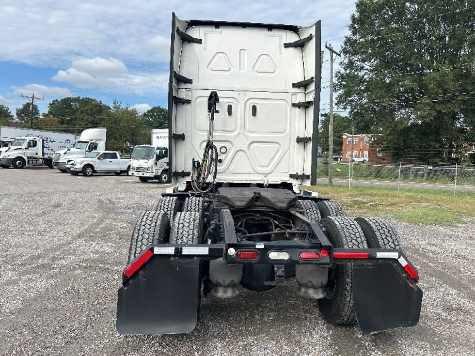 Sleeper Tractor-Heavy Duty Tractors-Freightliner-2022-T12664ST-Richmond-VA-474,982\n\t\tmiles-$ 73,250 - Image 6