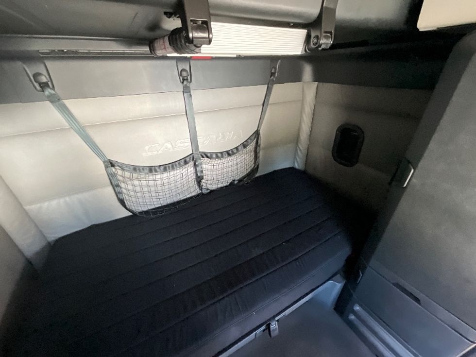 Sleeper Tractor-Heavy Duty Tractors-Freightliner-2022-T12664ST-Richmond-VA-533,560\n\t\tmiles-$ 69,000 - Image 17