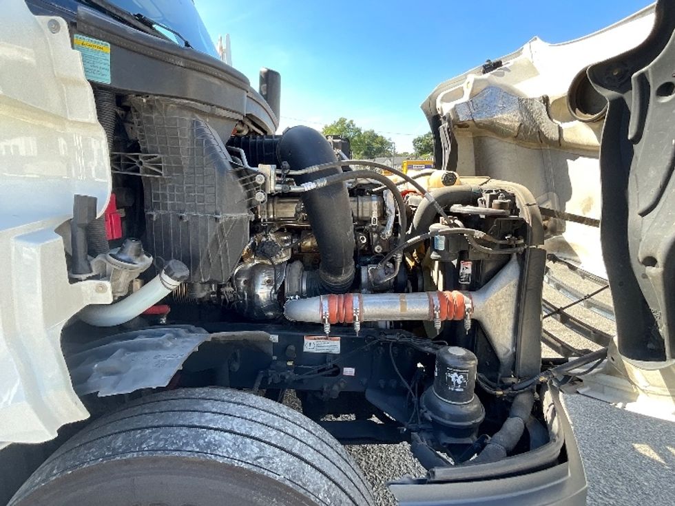 Sleeper Tractor-Heavy Duty Tractors-Freightliner-2022-T12664ST-Richmond-VA-533,560\n\t\tmiles-$ 69,000 - Image 22