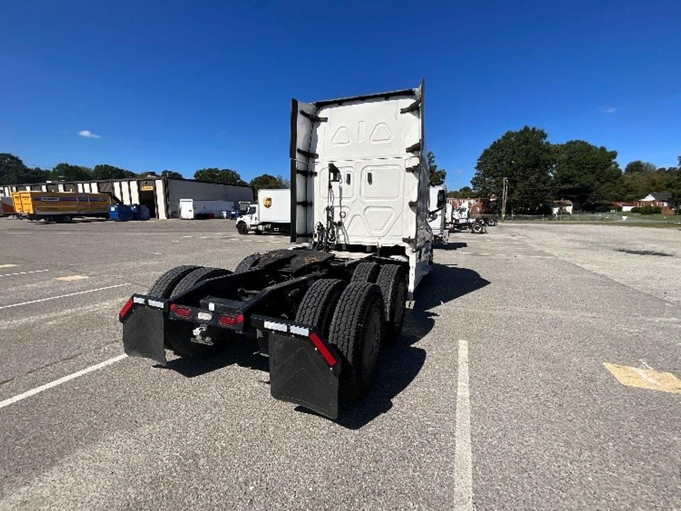 Sleeper Tractor-Heavy Duty Tractors-Freightliner-2022-T12664ST-Richmond-VA-533,560\n\t\tmiles-$ 69,000 - Image 7