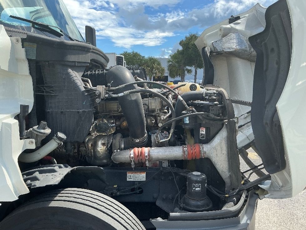 Sleeper Tractor-Heavy Duty Tractors-Freightliner-2022-T12664ST-Riviera Beach-FL-550,199\n\t\tmiles-$ 65,250 - Image 20