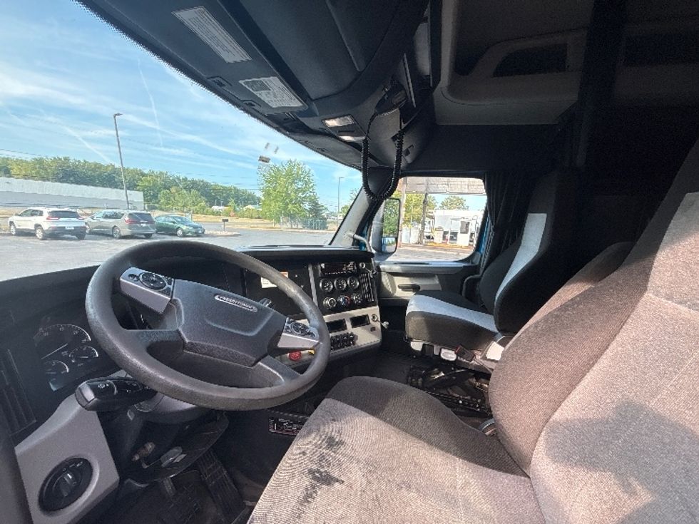 Sleeper Tractor-Heavy Duty Tractors-Freightliner-2022-T12664ST-Rochester-NY-373,361\n\t\tmiles-$ 86,750 - Image 10