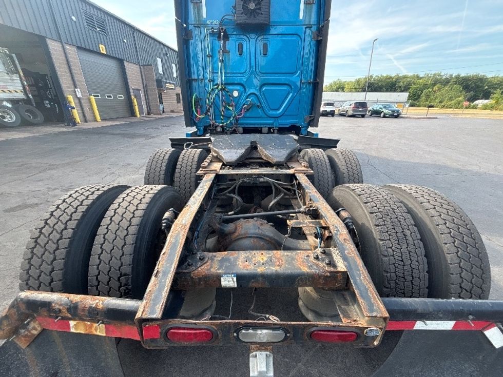 Sleeper Tractor-Heavy Duty Tractors-Freightliner-2022-T12664ST-Rochester-NY-373,361\n\t\tmiles-$ 86,750 - Image 6