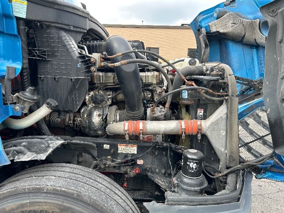Sleeper Tractor-Heavy Duty Tractors-Freightliner-2022-T12664ST-Rochester-NY-549,790\n\t\tmiles-$ 70,000 - Image 20