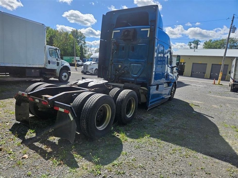 Sleeper Tractor-Heavy Duty Tractors-Freightliner-2022-T12664ST-Rochester-NY-549,790\n\t\tmiles-$ 70,000 - Image 7