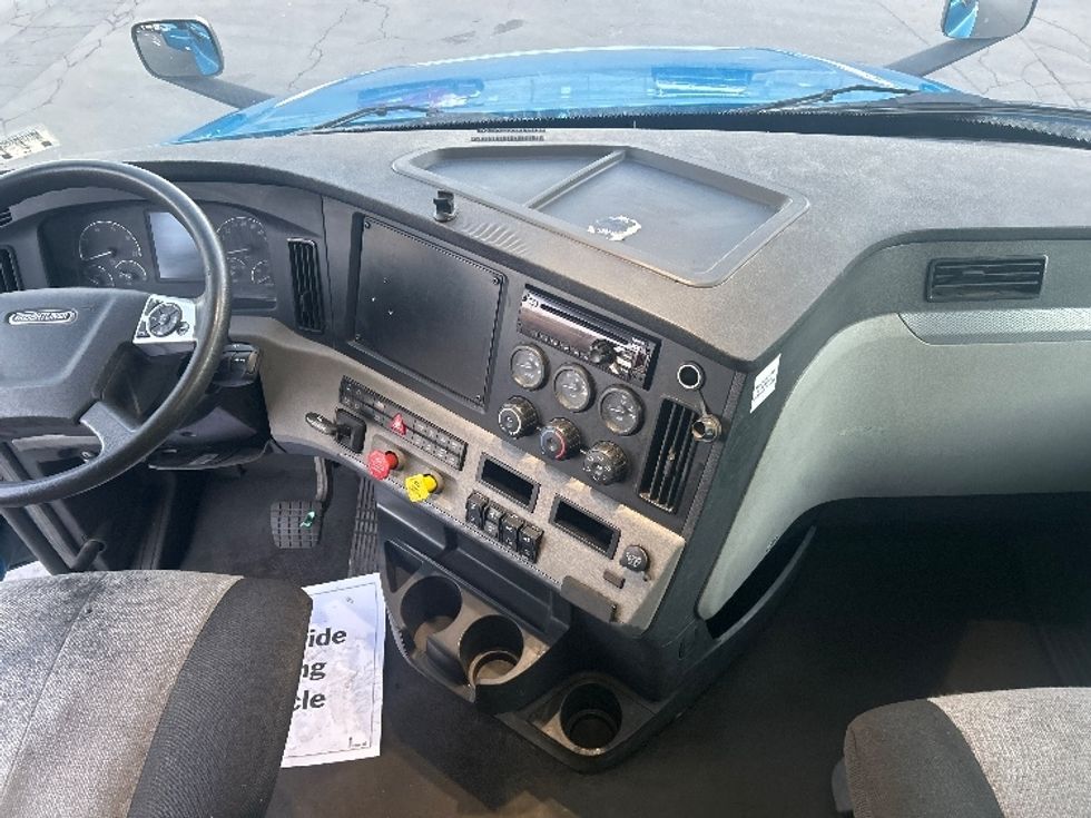 Sleeper Tractor-Heavy Duty Tractors-Freightliner-2022-T12664ST-Rochester-NY-565,944\n\t\tmiles-$ 65,500 - Image 12