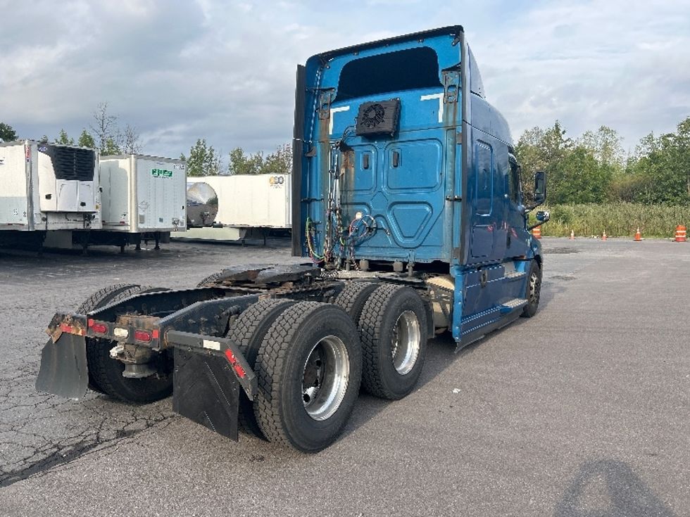 Sleeper Tractor-Heavy Duty Tractors-Freightliner-2022-T12664ST-Rochester-NY-565,944\n\t\tmiles-$ 65,500 - Image 7