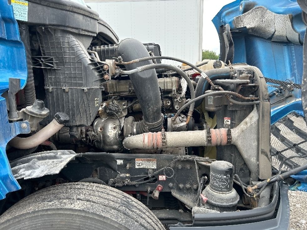 Sleeper Tractor-Heavy Duty Tractors-Freightliner-2022-T12664ST-Rochester-NY-587,925\n\t\tmiles-$ 61,000 - Image 20