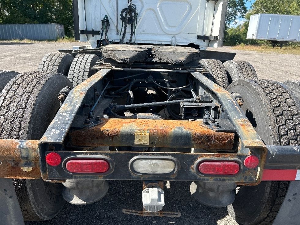 Sleeper Tractor-Heavy Duty Tractors-Freightliner-2022-T12664ST-Rochester-NY-635,639\n\t\tmiles-$ 65,750 - Image 6