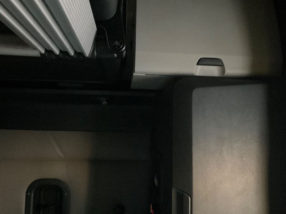 Sleeper Tractor-Heavy Duty Tractors-Freightliner-2022-T12664ST-Romulus-MI-405,653\n\t\tmiles-$ 78,000 - Image 19