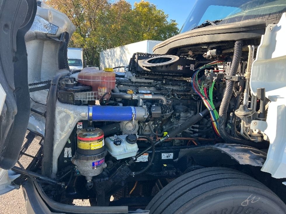 Sleeper Tractor-Heavy Duty Tractors-Freightliner-2022-T12664ST-Roseville-MN-518,032\n\t\tmiles-$ 66,000 - Image 14