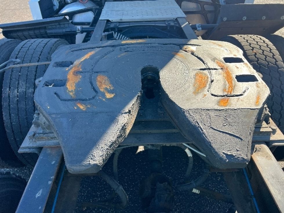 Sleeper Tractor-Heavy Duty Tractors-Freightliner-2022-T12664ST-Roseville-MN-518,032\n\t\tmiles-$ 66,000 - Image 6