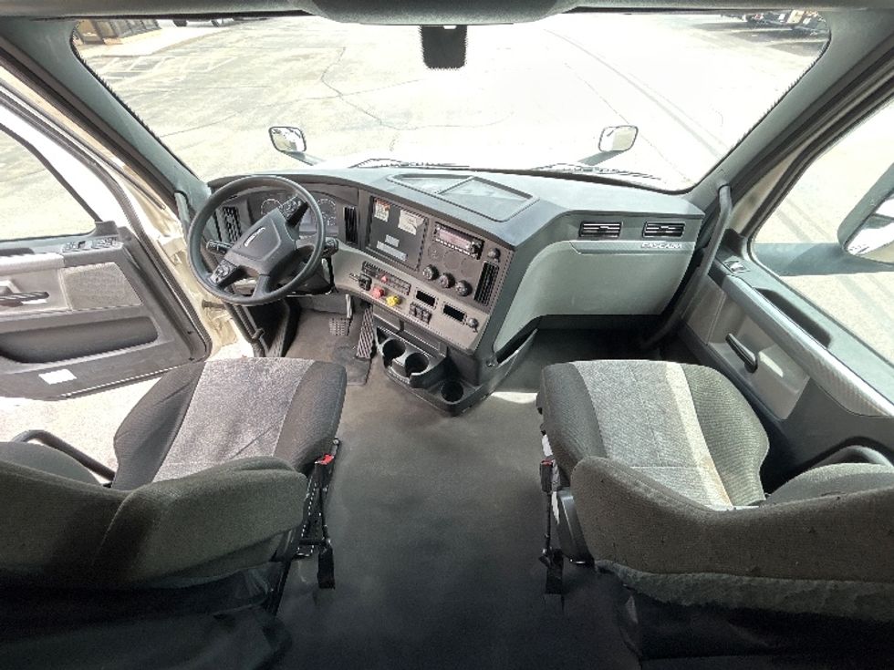 Sleeper Tractor-Heavy Duty Tractors-Freightliner-2022-T12664ST-Rothschild-WI-514,768\n\t\tmiles-$ 67,000 - Image 12
