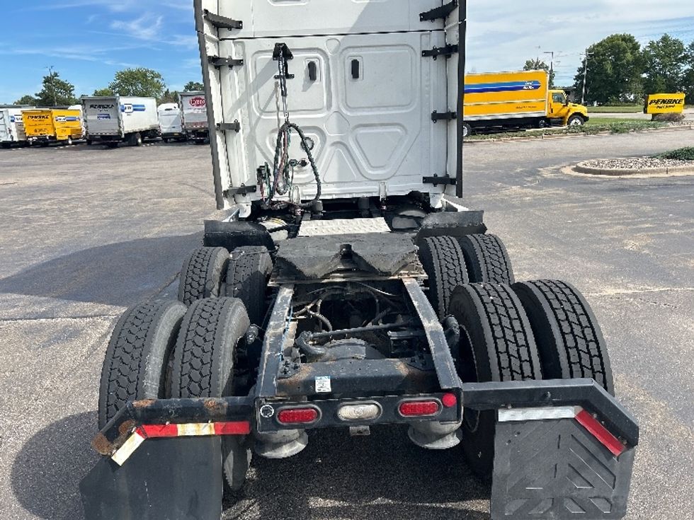 Sleeper Tractor-Heavy Duty Tractors-Freightliner-2022-T12664ST-Rothschild-WI-726,296\n\t\tmiles-$ 53,750 - Image 6