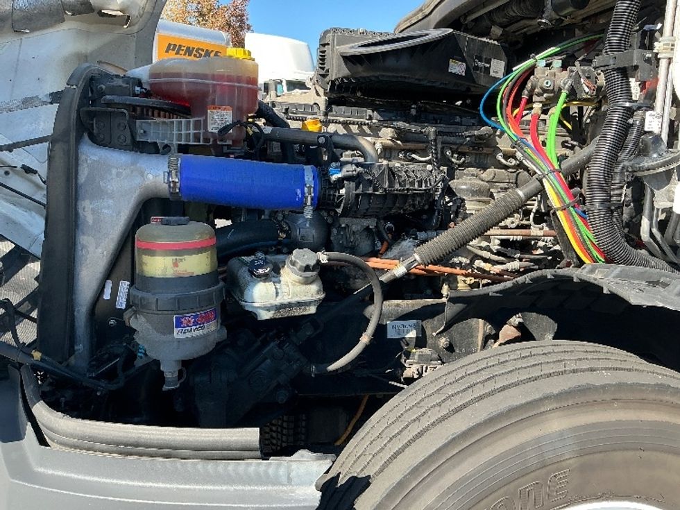 Sleeper Tractor-Heavy Duty Tractors-Freightliner-2022-T12664ST-Sacramento-CA-482,310\n\t\tmiles-$ 81,000 - Image 21