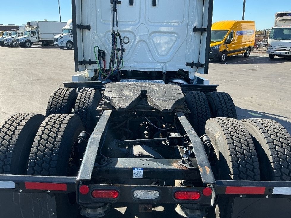 Sleeper Tractor-Heavy Duty Tractors-Freightliner-2022-T12664ST-Sacramento-CA-482,310\n\t\tmiles-$ 81,000 - Image 6