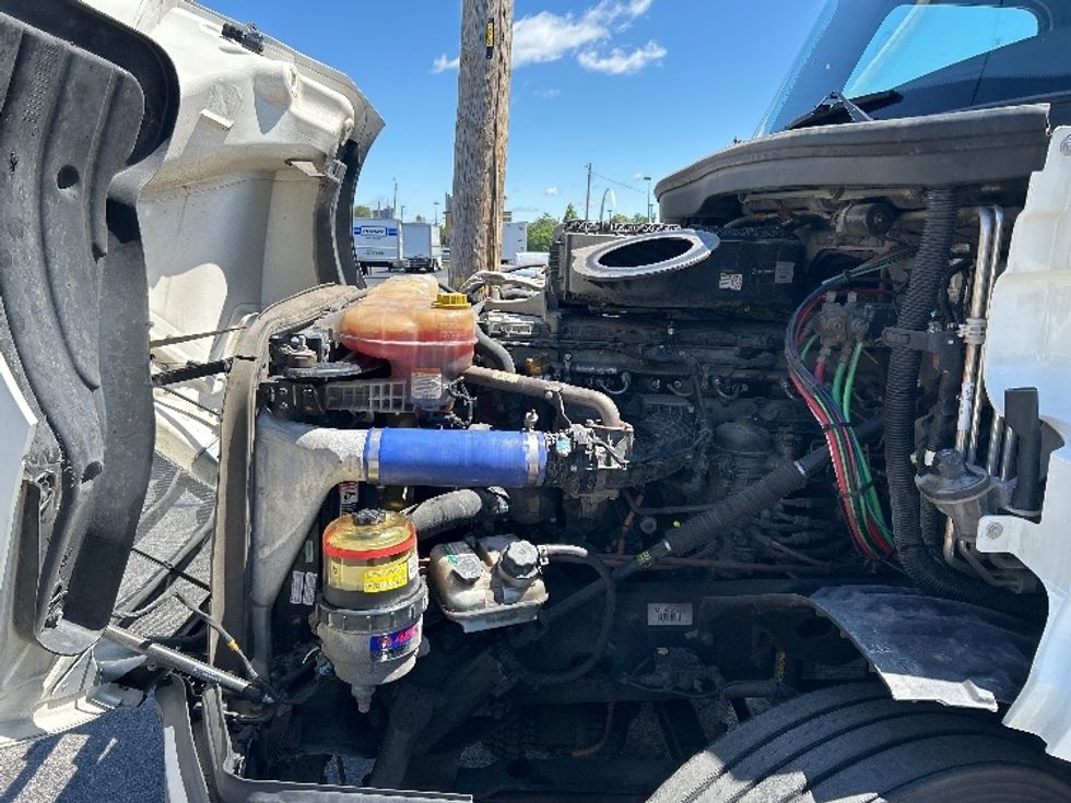 Sleeper Tractor-Heavy Duty Tractors-Freightliner-2022-T12664ST-Saint Louis-MO-486,700\n\t\tmiles-$ 76,000 - Image 21