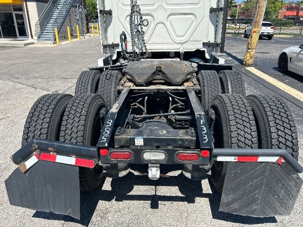 Sleeper Tractor-Heavy Duty Tractors-Freightliner-2022-T12664ST-Saint Louis-MO-486,700\n\t\tmiles-$ 76,000 - Image 6
