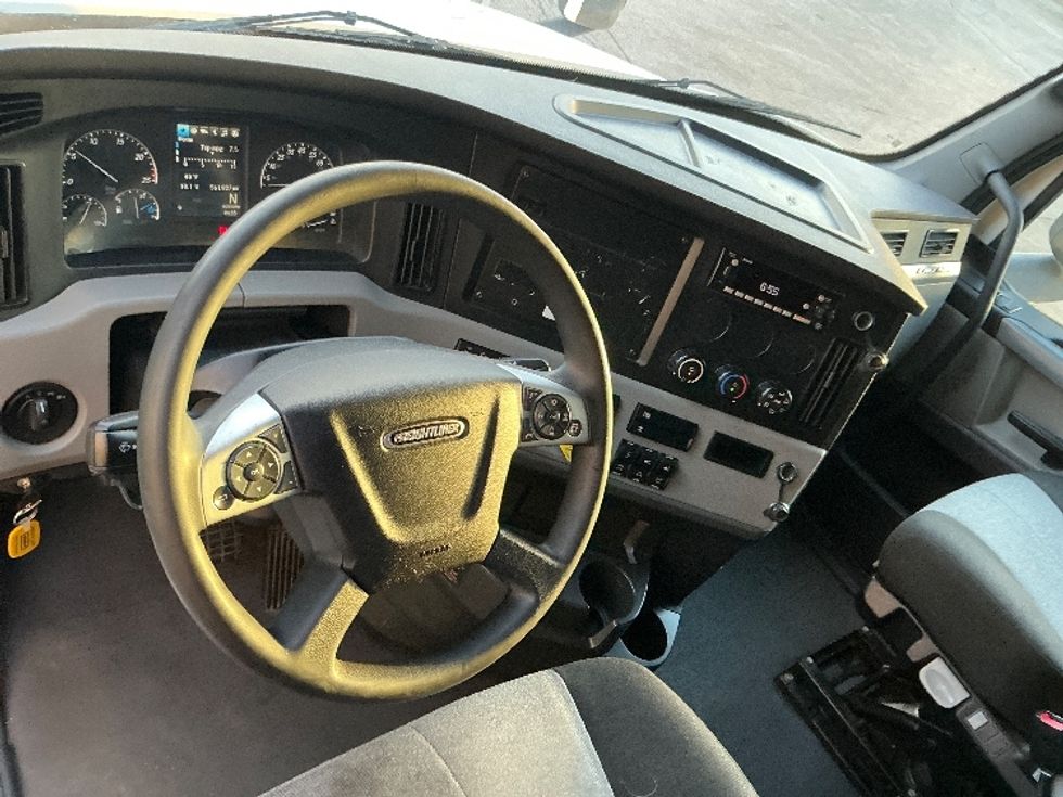 Sleeper Tractor-Heavy Duty Tractors-Freightliner-2022-T12664ST-Saint Louis-MO-561,826\n\t\tmiles-$ 61,500 - Image 10