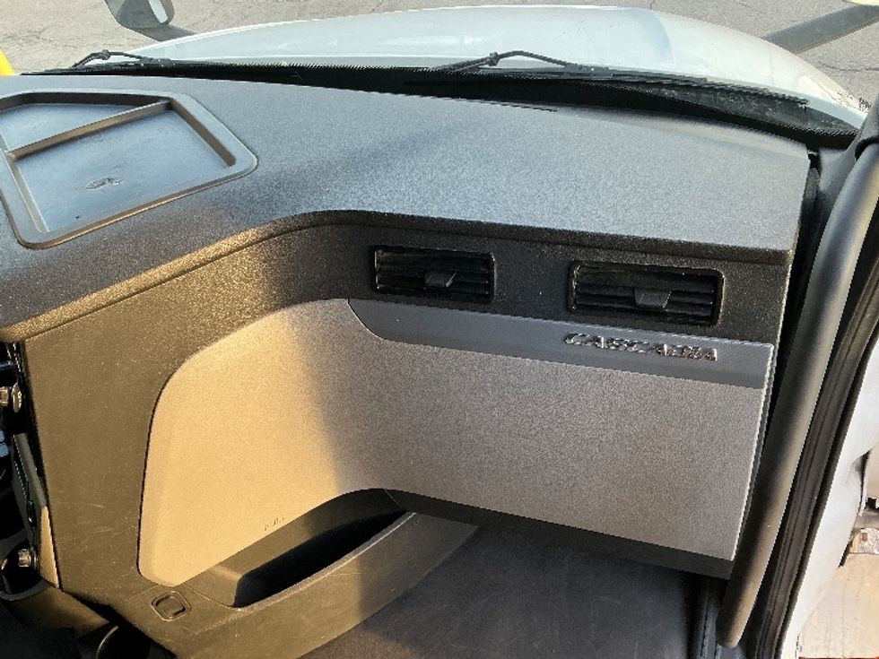 Sleeper Tractor-Heavy Duty Tractors-Freightliner-2022-T12664ST-Saint Louis-MO-561,826\n\t\tmiles-$ 61,500 - Image 14