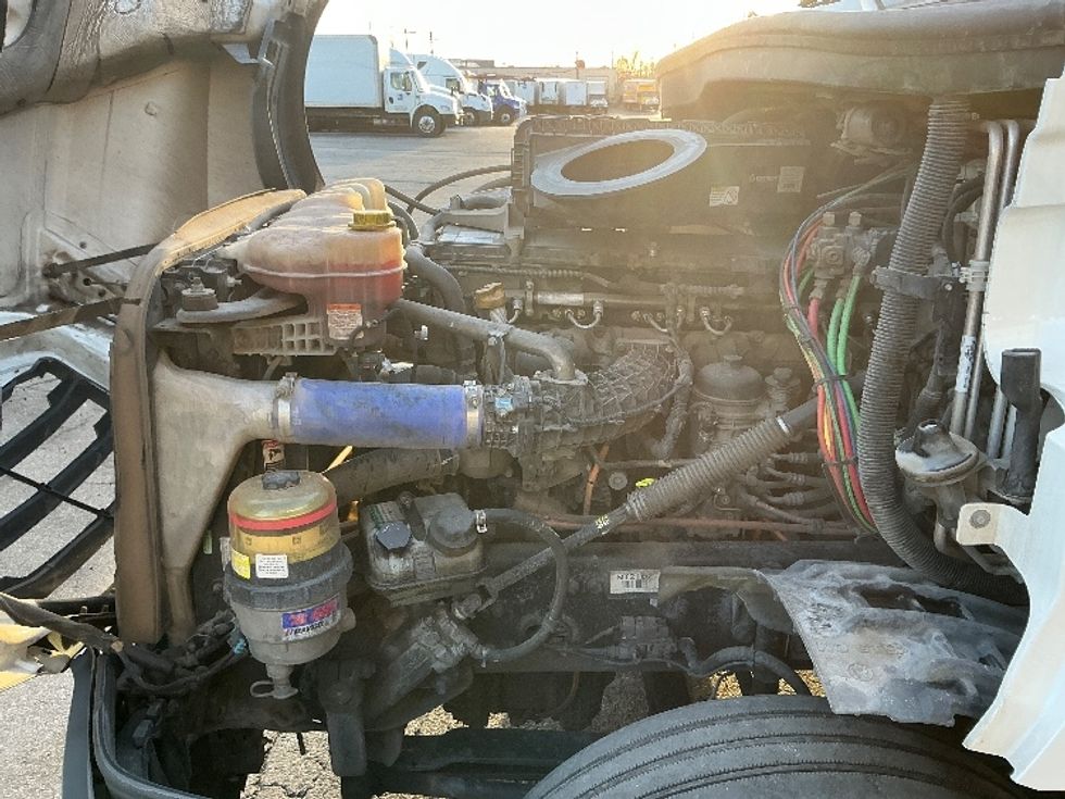 Sleeper Tractor-Heavy Duty Tractors-Freightliner-2022-T12664ST-Saint Louis-MO-561,826\n\t\tmiles-$ 61,500 - Image 21