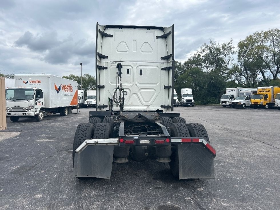 Sleeper Tractor-Heavy Duty Tractors-Freightliner-2022-T12664ST-Salem-VA-501,695\n\t\tmiles-$ 70,500 - Image 6