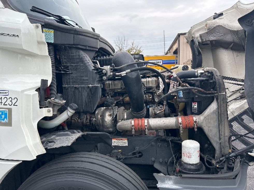 Sleeper Tractor-Heavy Duty Tractors-Freightliner-2022-T12664ST-Salem-VA-573,909\n\t\tmiles-$ 63,500 - Image 20