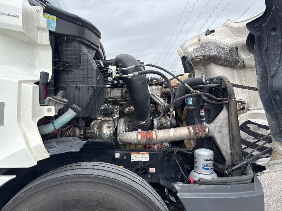 Sleeper Tractor-Heavy Duty Tractors-Freightliner-2022-T12664ST-Salt Lake City-UT-490,532\n\t\tmiles-$ 75,000 - Image 20