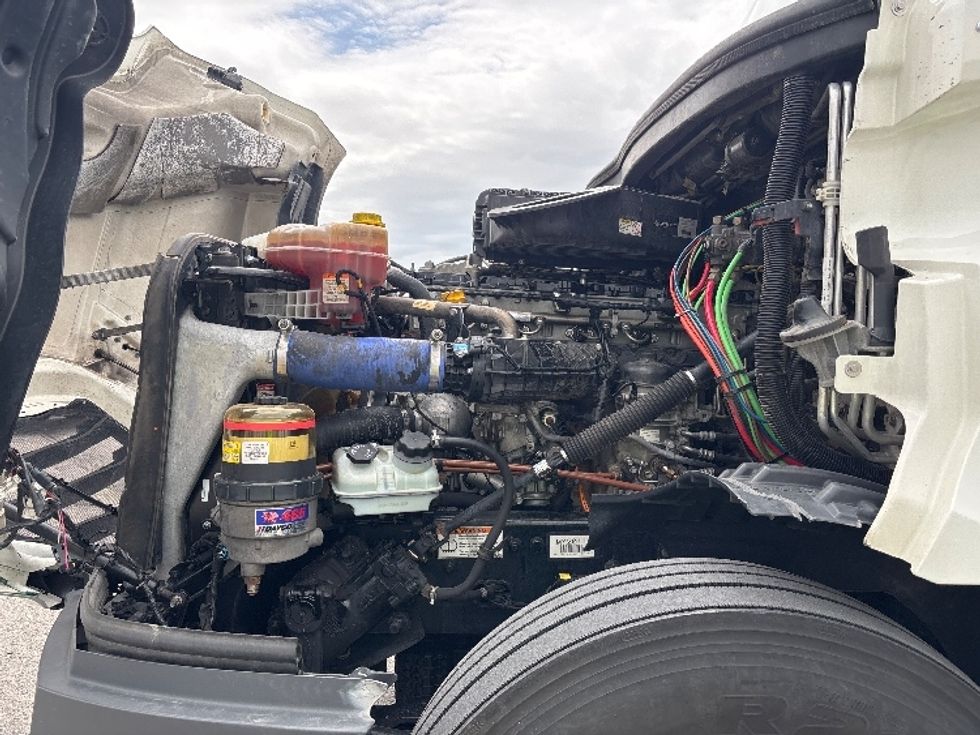 Sleeper Tractor-Heavy Duty Tractors-Freightliner-2022-T12664ST-Salt Lake City-UT-490,532\n\t\tmiles-$ 75,000 - Image 21