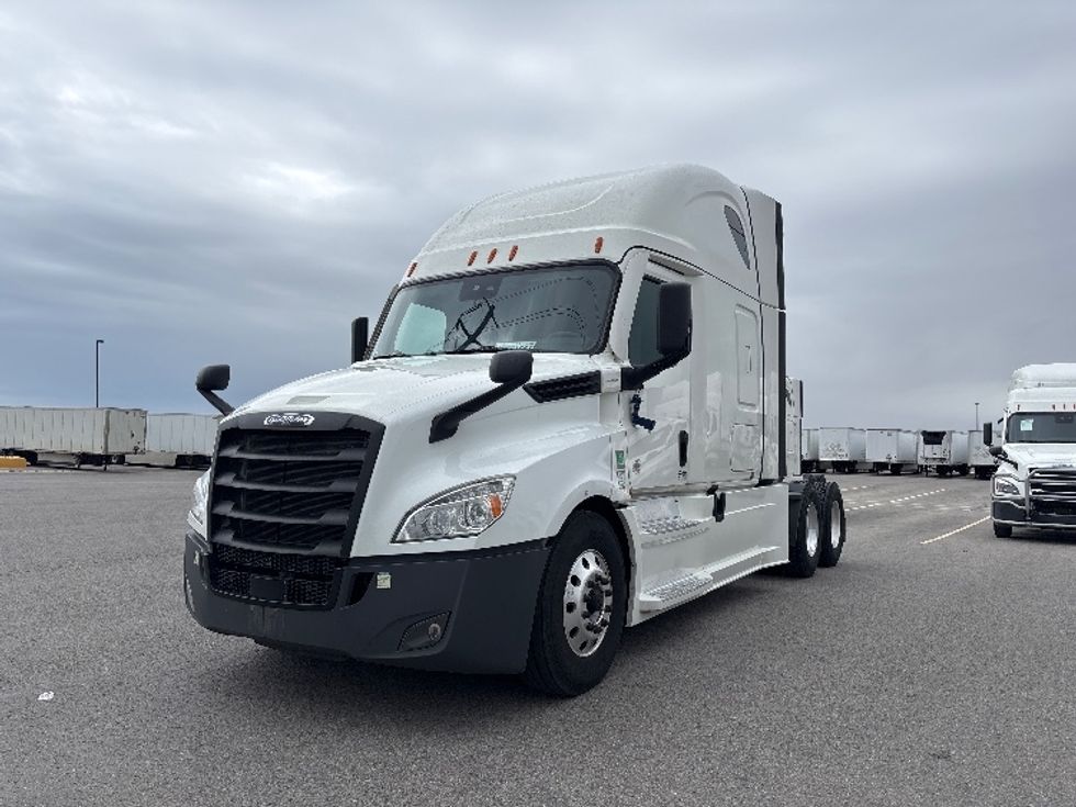 Sleeper Tractor-Heavy Duty Tractors-Freightliner-2022-T12664ST-Salt Lake City-UT-490,532\n\t\tmiles-$ 75,000 - Image 3