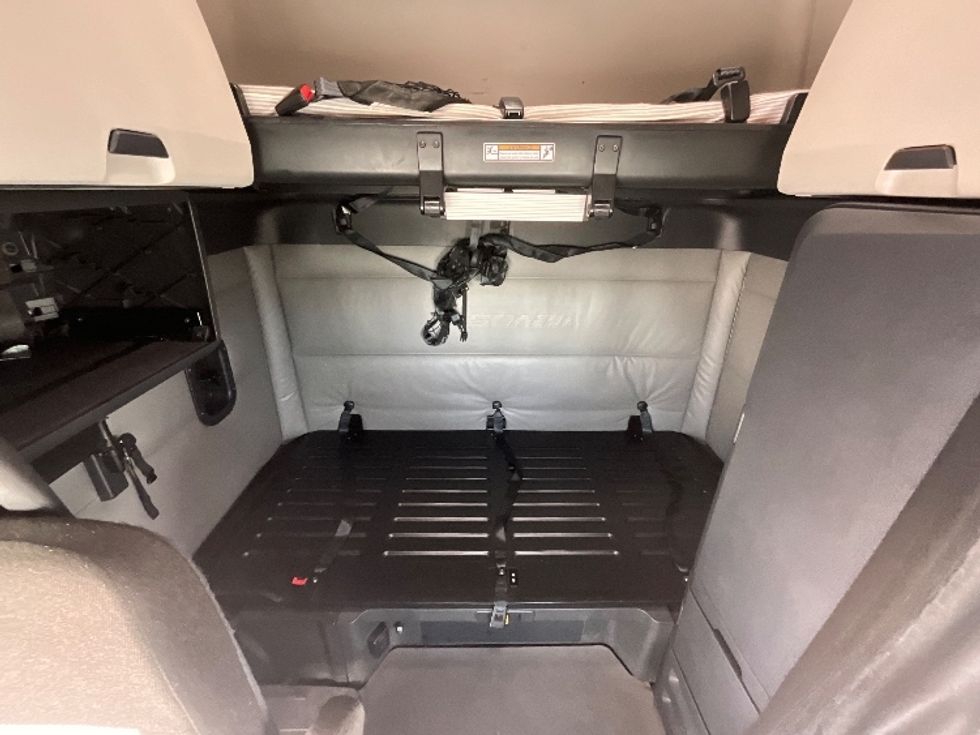 Sleeper Tractor-Heavy Duty Tractors-Freightliner-2022-T12664ST-Salt Lake City-UT-532,193\n\t\tmiles-$ 72,500 - Image 16