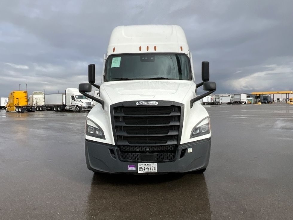 Sleeper Tractor-Heavy Duty Tractors-Freightliner-2022-T12664ST-Salt Lake City-UT-532,193\n\t\tmiles-$ 72,500 - Image 2